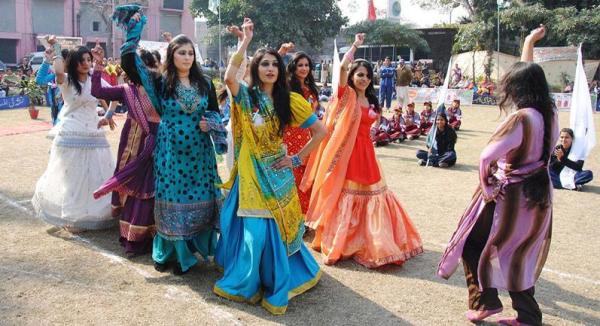 Pakistani college girls dance