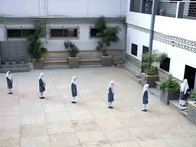 school-Pakistan-reopen